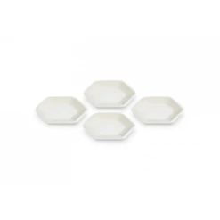 Le Creuset Hexagon Serveerschaaltje 9,5 Cm Aardewerk Meringue 4 Stuks -Bekend Glaswerk Winkel hexagon serveerschaaltjes meringue 4 stuks 5 1631123889 600x600