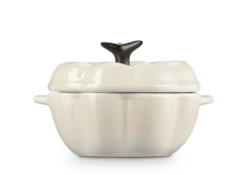 Le Creuset Minipan Pompoen 350 Ml Aardewerk Meringue -Bekend Glaswerk Winkel lc 20200703 zs ps fs 61802357160003 003