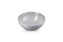 Le Creuset Saladeschaal 2,2 Liter ø 24 Cm Aardewerk Mist Grey -Bekend Glaswerk Winkel lc 20201020 zs ps fs 70120245410001 003