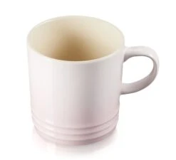 Le Creuset Mok 350 Ml Aardewerk Shell Pink -Bekend Glaswerk Winkel rs8849 lc 20190926 th ps 0311 scr